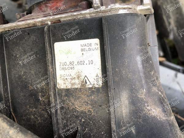 Right front fog lamp - PEUGEOT 406 Coupé - 8260210- 2