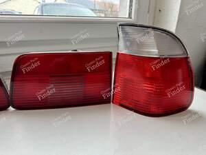 Rückleuchten-Set in der Touring-Ausführung - BMW 5 (E39) - 63216902531 / 63216900217 (L) - 63216900218 / 63216902532 (R)- thumb-2