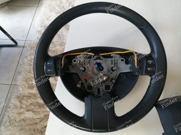 Lenkrad mit Bedienelementen am Lenkrad - CITROËN C6 - 2