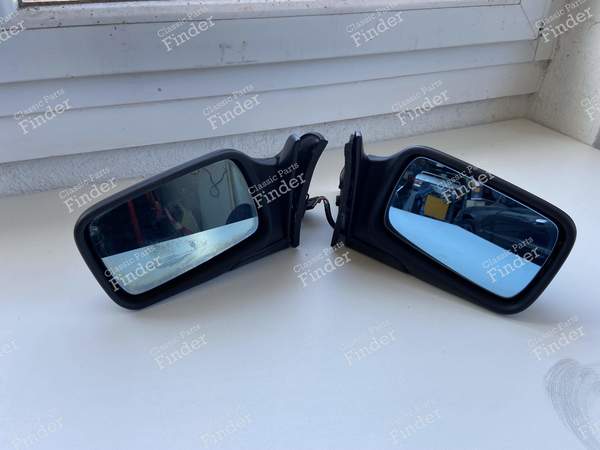 Pair of mirrors - BMW 3 (E30) - 19045291 - 0017242 (L) / 19045280 - 0017111 (R)- 0