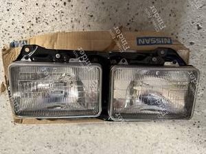 Headlights - Right side - DATSUN 720