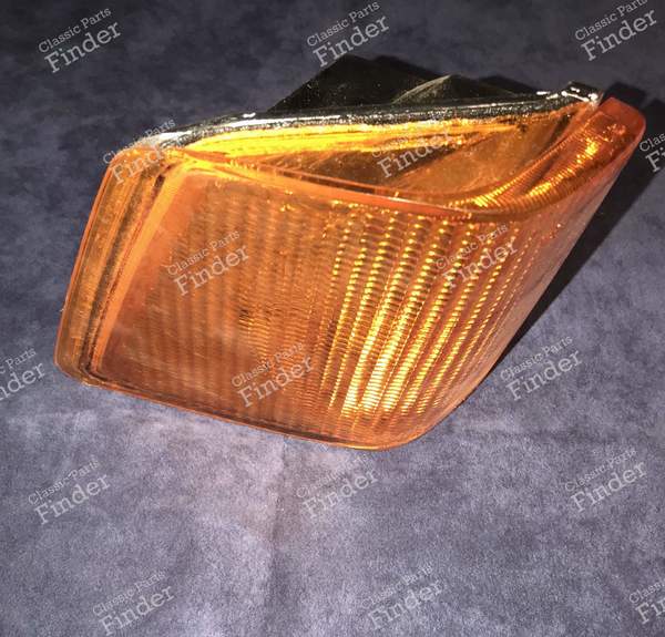 Feu clignotant avant droit - CITROËN C32 / C35 - 95604093 / 14586- 3