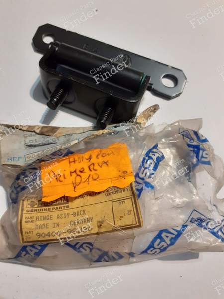 Tailgate hinge - NISSAN Primera (P10/P11) - 9040098J30- 1