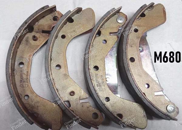Set of 4 shoes for rear drum brakes. - OPEL Corsa (A) - 563- 0