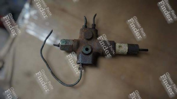 Hydraulic priority valve - CITROËN SM - DXN39126- 1