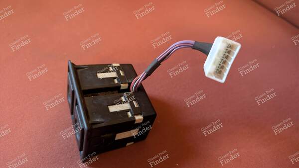 Éclairage intérieur, lampe de lecture, bouton-poussoir - Version « Facelift » - JAGUAR XJS - DAC10200- 1