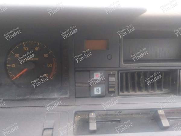 Uhr + 4 Radkappen + Rechter Schweller - RENAULT 21 (R21) - 1