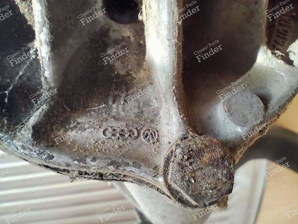 Pompe à eau, boîtier de thermostat - VOLKSWAGEN (VW) T3 - 056121013- 7