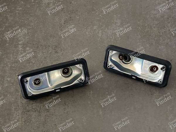 Pair of blinker plates ALPINE A310 V6, R12, Matra Murena and Rancho - RENAULT 12 / Virage (R12) - 427- 0