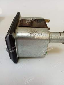 Uhr - PEUGEOT 304 - thumb-3