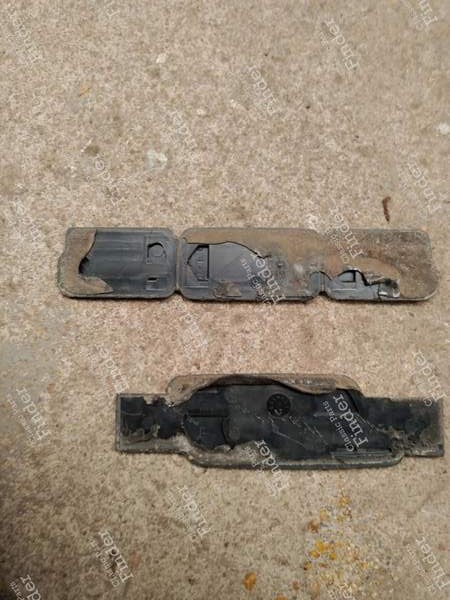 Emblem des Kofferraums 305 S - PEUGEOT 305 - 1