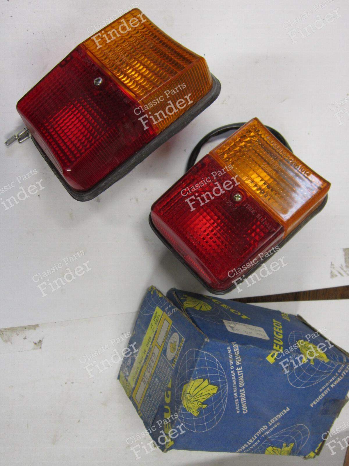 PAIR OF REAR LIGHTS - PEUGEOT J7 - Ref. 6340.38