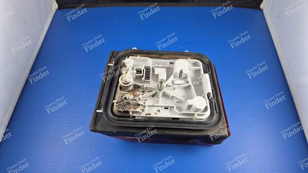 Komplettes rechtes Rücklicht - PEUGEOT 205 - 20970- 4