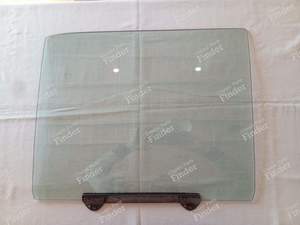 Glasfenster der hinteren rechten Tür - MERCEDES BENZ /8 (W114 / W115)