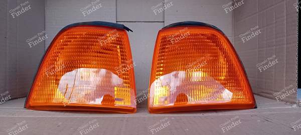 Pair of new indicators - AUDI 80/90 (B3/B4) - 1305230907 / 893953050 (OEM) (R) / 1305230906 / 893953049 (OEM)(G)- 0