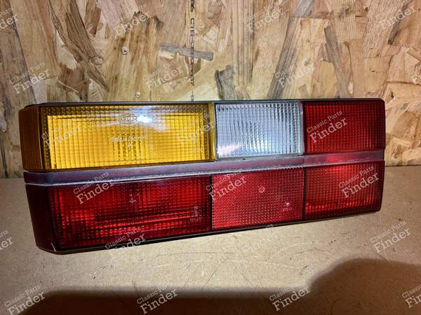 Rücklicht links - VOLKSWAGEN (VW) Golf I / Rabbit / Caddy / Jetta - 9EL124759-061- 2