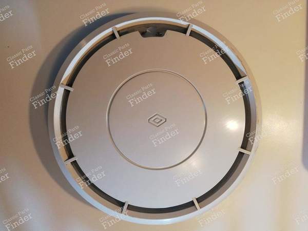 Saturne' white hubcap - RENAULT 9 / Alliance / Broadway / 11 / Encore (R9 / R11) - 7700731677- 1