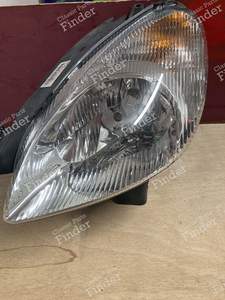 Left headlight optics for CITROËN Xsara Picasso