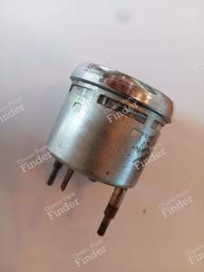 Integrierte Uhr im Armaturenbrett - MERCEDES BENZ /8 (W114 / W115) - 311- thumb-3