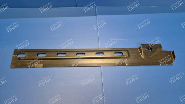 Blech des rechten vorderen Längsträgers - PEUGEOT 305 - 7008.44- 1