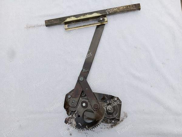 Fensterheber vorne rechts - MERCEDES BENZ /8 (W114 / W115) - 0