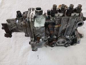200/220D Mechanical Fuel Injection Pump - MERCEDES BENZ /8 (W114 / W115) - A6210704101- thumb-3