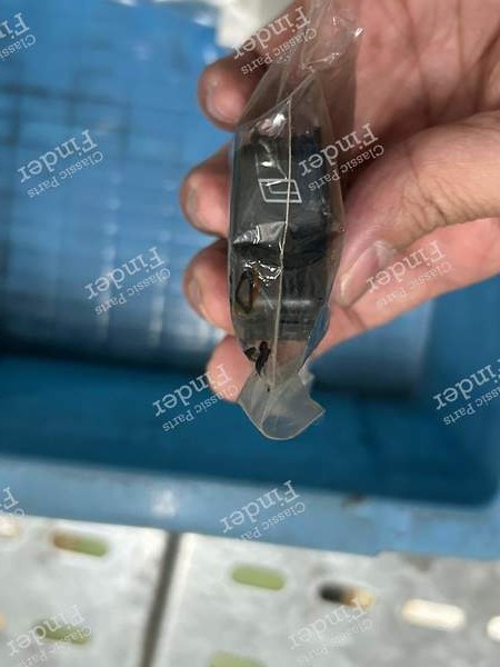 INTERRUPTEUR DE LÈVE-VITRE SUR LA CONSOLE CENTRALE - MERCEDES BENZ E (W124) - A1248200510- 1