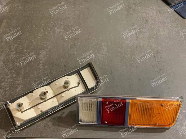 Tail lights + plate - RENAULT 16 (R16) - 8076 E- 2