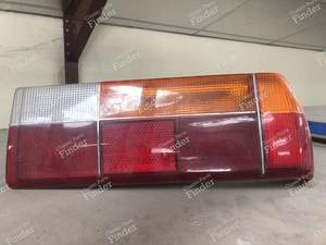 Right rear light phase 2 - PEUGEOT 305