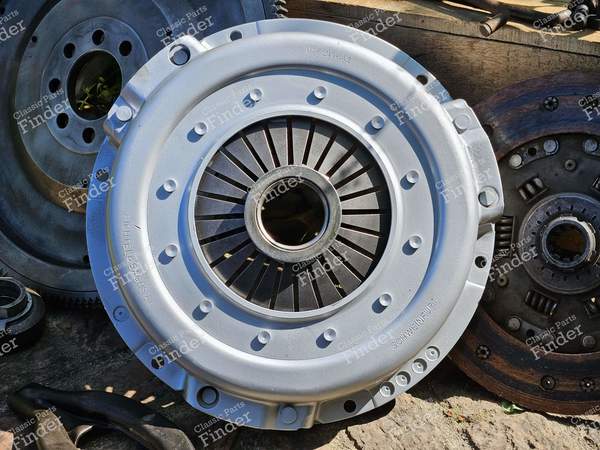 Boîte de vitesses manuelle M116 (350) et M117 (450) 4 vitesses - MERCEDES BENZ S (W116) - 1172611401 / 1172512501- 2