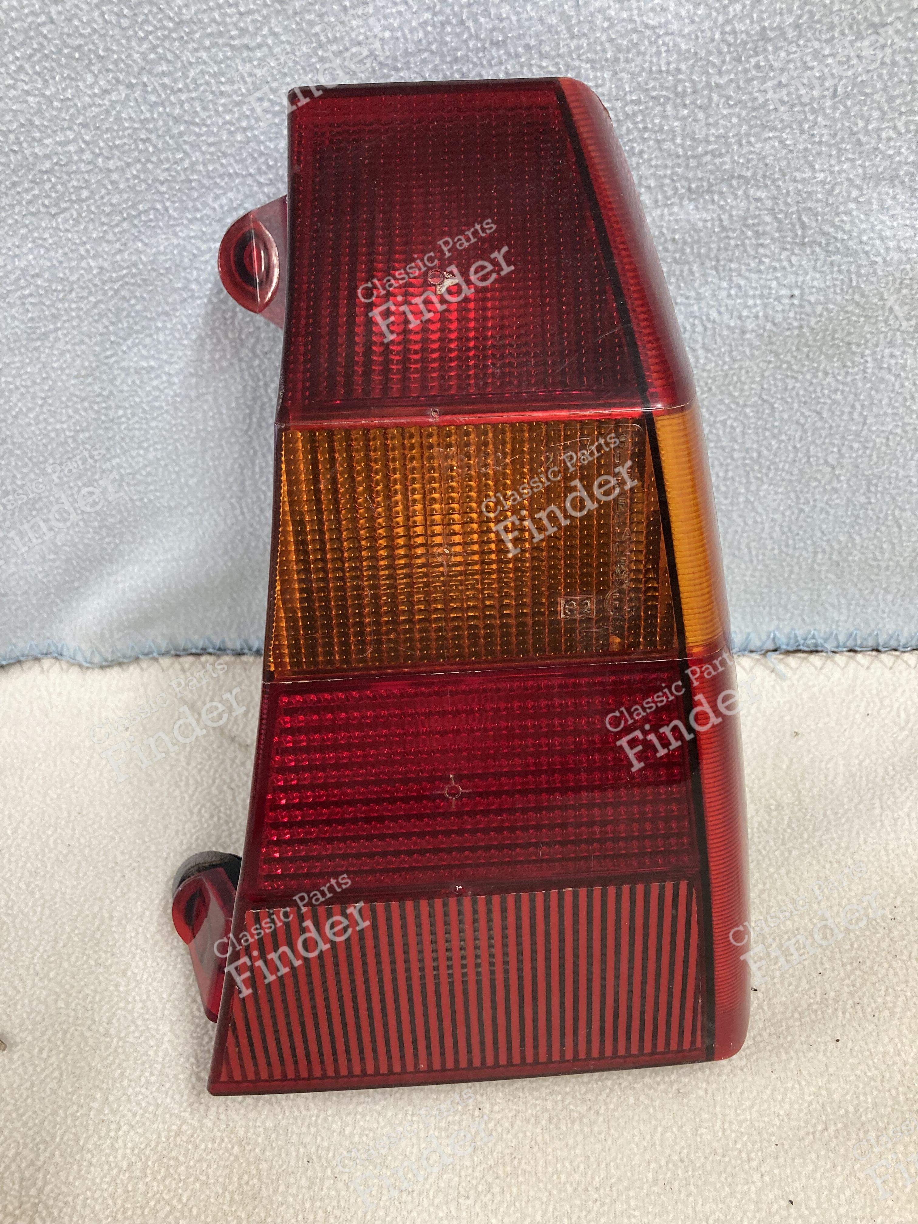 Passenger-side tail lights - CITROËN AX - Ref. 2195
