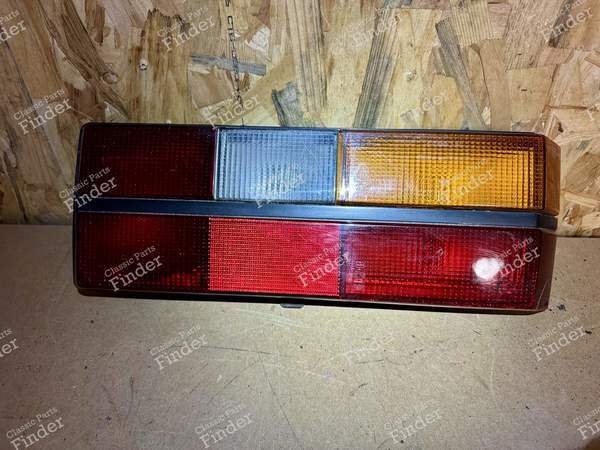 Rechtes Rücklicht - VOLKSWAGEN (VW) Golf I / Rabbit / Caddy / Jetta - E2 772 / 901- 0