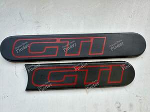 Rear quarter-window emblems - GTI 1.9 version - PEUGEOT 205 - 9252352480 /  9253536680- thumb-2