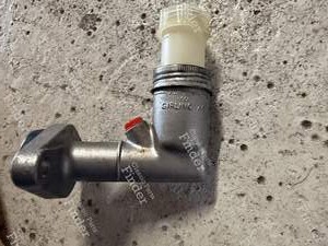Brake master cylinder - VAUXHALL Victor / VX4/90 / Ventora (FD)