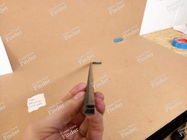 Exterior front left window wiper - Phase 1 - 5 doors - VOLKSWAGEN (VW) Golf II / Jetta - 191853283- 8