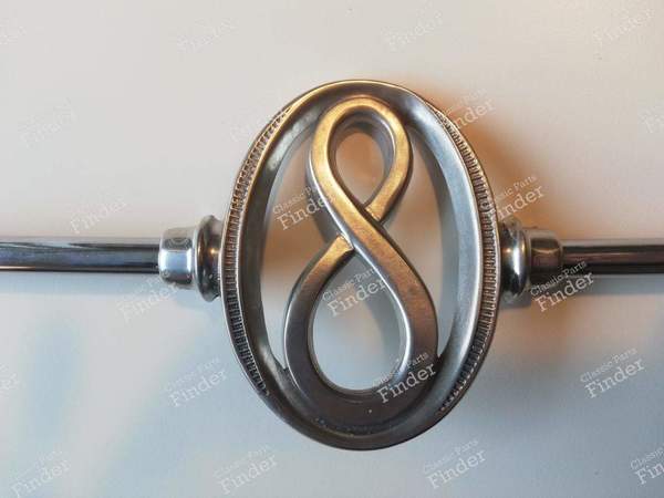 Sigle extérieur version '8' cylindres - STUDEBAKER Dictator / Director / Commander - 4