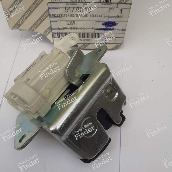 Tailgate lock - FIAT Panda II - 51779118- 1