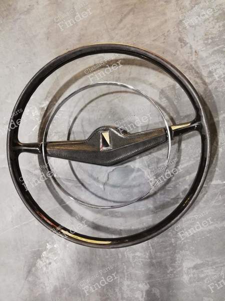 Steering wheel for sedan, convertible or coupé - PEUGEOT 404 - 1