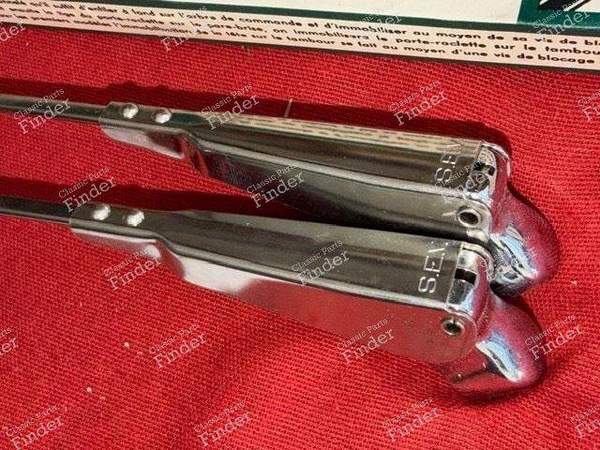 Paire de bras d'essuie glace - RENAULT 8 / 10 (R8 / R10) - 2