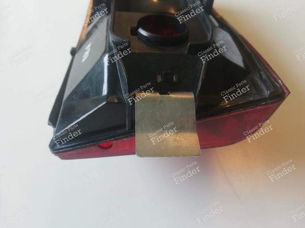 Left rear light - station wagon version - PEUGEOT 305 - 20900- 6