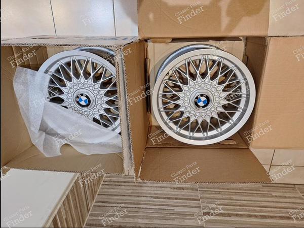 4 jantes M3 ou M5 - BMW 3 (E30) - 2225518- 2