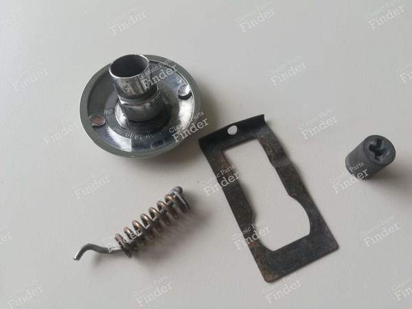 Halterung für das Kühlergrill-Emblem - MERCEDES BENZ S (W116) - 1168800086- 2