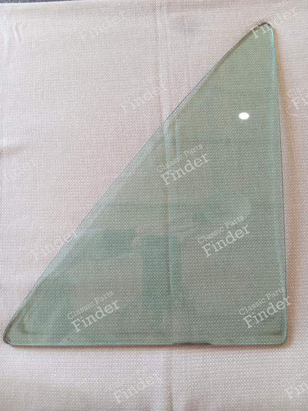 Fenêtre triangulaire en verre à l'arrière droite - MERCEDES BENZ /8 (W114 / W115) - A1157350609