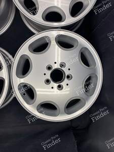 Original Mercedes Eight Holes Alloy Wheels - 7.5Jx16 ET51 - MERCEDES BENZ S (W140) - 1404000902- thumb-3