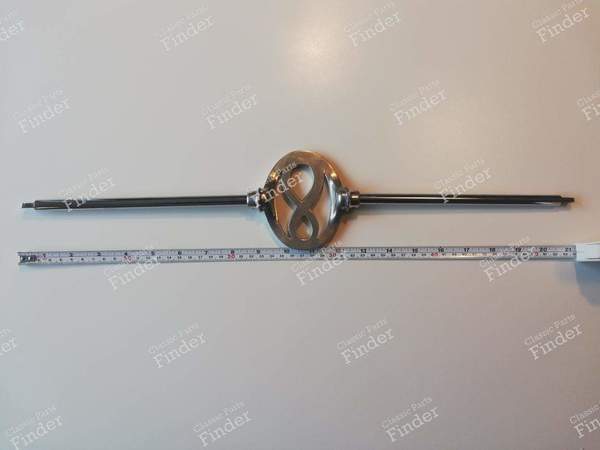 Sigle extérieur version '8' cylindres - STUDEBAKER Dictator / Director / Commander - 8