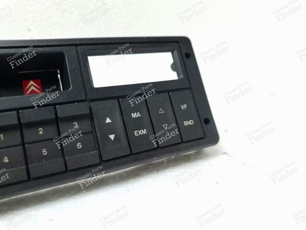 Clarion PU-9358A Boutons du couvercle de la radio - CITROËN XM - PU-9358A- 1