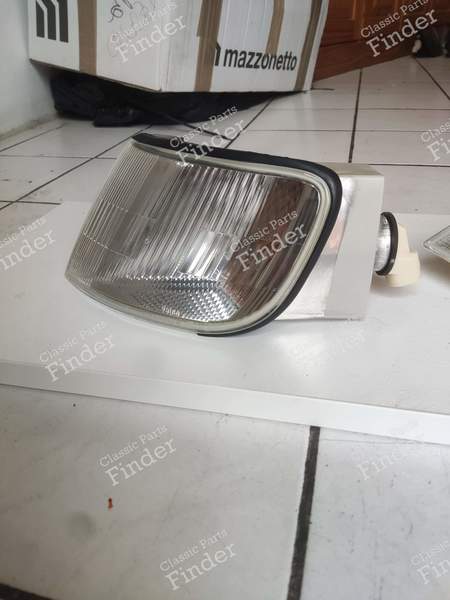 2 left and right front indicators - Phase 1 - RENAULT Safrane - 7700808309- 8