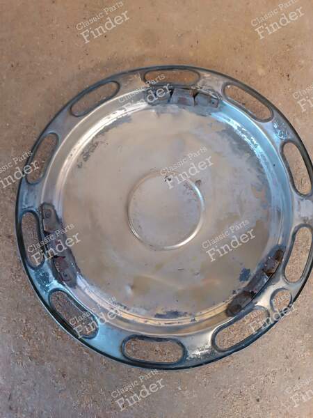 Wheel cover - BMW 1502 / 1602 / 1802 / 2002 / Touring (02-Serie / E10) - 1
