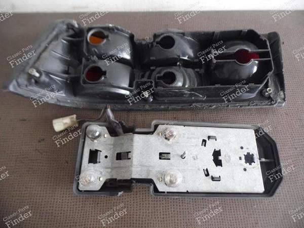FEU ARRIERE DROIT - PORSCHE 924 - 477945216- 9