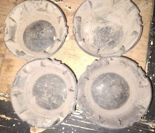 Centre de roue - Cache-moyeu - RENAULT 5 (Supercinq) / Express / Rapid (R5) - 7700668230- 1